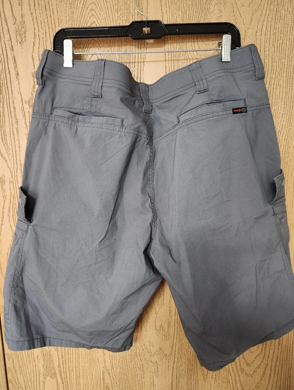 Wrangler Men's Gray Cargo Shorts - Classic Utility Style. New W/O Tags